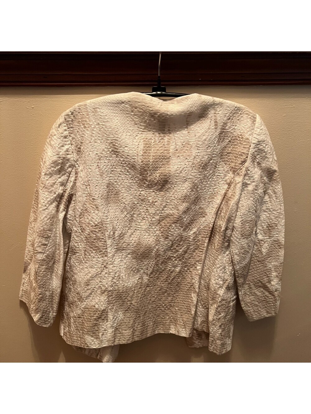 Chico's 1 Textured Snakeskin Print Jacket Ivory Taupe
